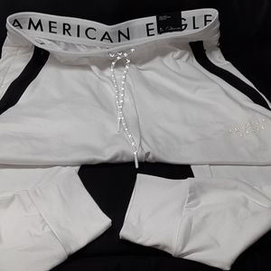 AE Joggers NWT